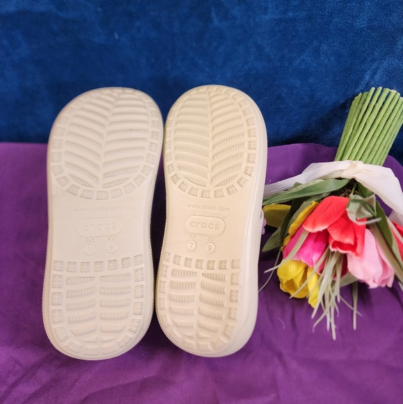 🔹️FINAL SALE 🔹️Crocs crush sandals - Picture 5 of 5